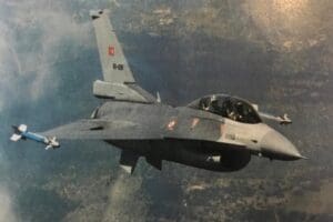 Ege Denizi'nde NATO g&ouml;revi yapan T&uuml;rk F-16 u&ccedil;aklarına, NATO &uuml;yesi