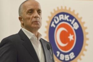 T&uuml;rk-İş Başkanı&nbsp;Erg&uuml;n Atalay, Asgari &Uuml;cret Tespit Komisyonu'nda a&ccedil;ıklamalarda bulundu. Atalay,