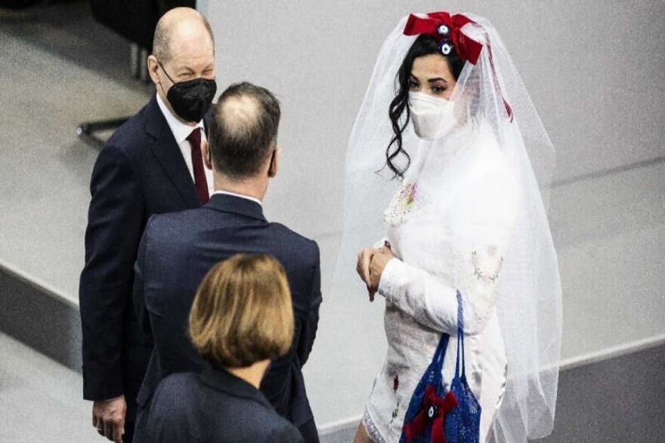 Almanya'da Cumhurbaşkanlığı se&ccedil;imlerinde partilerin &ouml;nerdiği ve toplumun farklı kesimlerini de