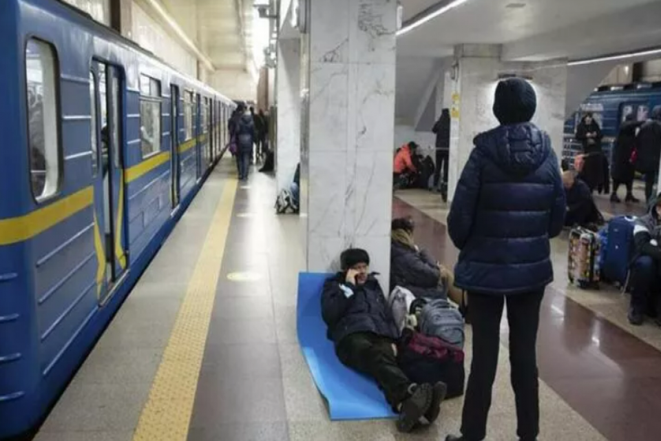 T&uuml;rkiye&rsquo;nin Kiev ve Harkiv B&uuml;y&uuml;kel&ccedil;ilikleri, T&uuml;rk vatandaşlarını tahliye etmek &uuml;zere