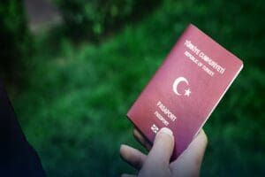 T&uuml;rkiye'den konut alan yabancılara T&uuml;rk vatandaşlığı verilmesine y&ouml;nelik kriterlerde değişiklik