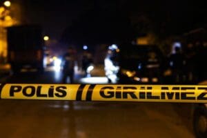 Annesini &ouml;ld&uuml;ren &ccedil;ocuk, yeğenlerini &ouml;ld&uuml;ren amca, baldızını &ouml;ld&uuml;ren enişte, eniştesini