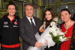 T&uuml;rkiye Cimnastik Federasyonu, Bornova Belediyesi&rsquo;ne, T&uuml;rk Cimnastiği&rsquo;ne yaptığı katkılar nedeniyle