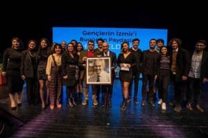 İzmir B&uuml;y&uuml;kşehir Belediye Başkanı Tun&ccedil; Soyer, &ldquo;Gen&ccedil;lerin İzmir&rsquo;i: Bug&uuml;n&uuml;n Paydaşları&rdquo;
