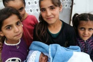 &Ccedil;ocuklara armağan edilen 23 Nisan'da T&uuml;rkiye'de &ccedil;ocuk olmanın ger&ccedil;eği eğitim