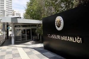 Dışişleri Bakanlığı, Ermenistan'ın başkenti Erivan'da suikast faillerine ithafen anıt a&ccedil;ılmasını