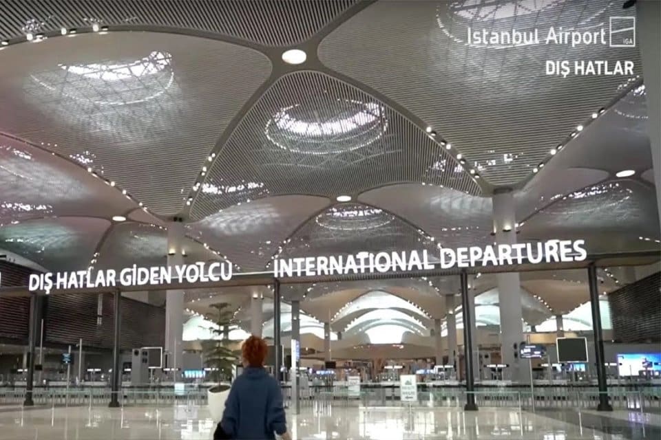 Yabancı &uuml;lkelere gidişte yaşanan vize sıkıntısı konusunda brifing veren Dışişleri