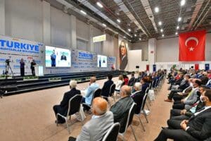 İzmir B&uuml;y&uuml;kşehir Belediyesi&rsquo;nin d&uuml;zenlediği &ldquo;Etkin ve Demokratik Yerel Y&ouml;netimler i&ccedil;in