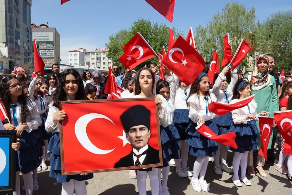 23 Nisan Ulusal Egemenlik ve &Ccedil;ocuk Bayramı, T&uuml;rkiye'nin d&ouml;rt bir