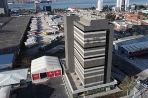 İzmir B&uuml;y&uuml;kşehir Belediyesi tarafından Bayraklı&rsquo;daki Smyrna Tam Otomatik Otoparkı 19