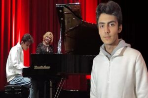 Sipariş g&ouml;t&uuml;rd&uuml;ğ&uuml; otelde g&ouml;rd&uuml;ğ&uuml; piyanoyu &ccedil;aldığı anlar sosyal medyada b&uuml;y&uuml;k