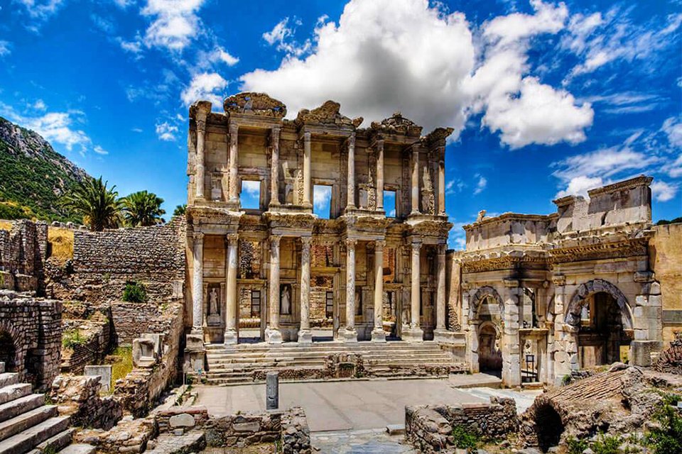 Türkiye’nin ilk dijital turizm ansiklopedisi İzmir için hazırlandı. İzmir Vakfı’nın