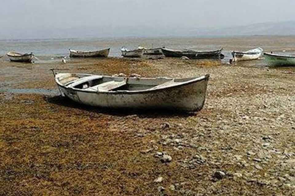Manisa'da kurutulan Marmara G&ouml;l&uuml;&rsquo;n&uuml;n balık&ccedil;ıları g&ouml;l&uuml;n kurumasından sorumlu tuttukları devlete