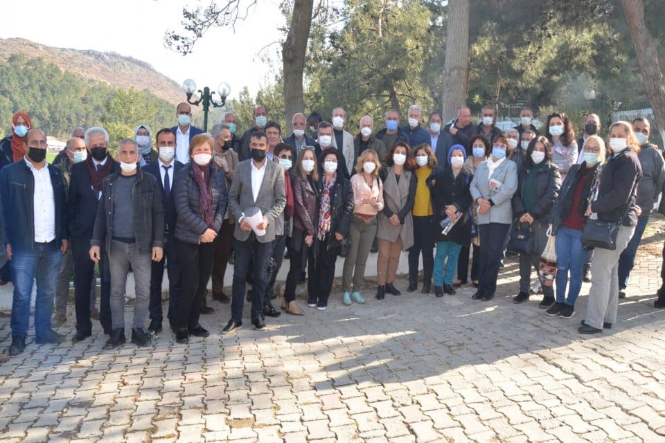 Menderes&rsquo;teki k&ouml;yl&uuml;lerin &uuml;r&uuml;nlerini daha kolay satması ve b&ouml;lgenin turizmden elde