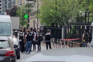 Fransa&rsquo;nın başkenti Paris&rsquo;te bulunan T&uuml;rkiye Başkonsolosluğu'na kimliği belirsiz kişi veya