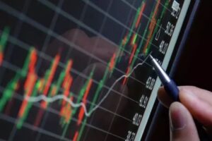 T&uuml;rk lirası, dolar karşısındaki kayıplarını sekizinci g&uuml;n&uuml;ne taşırken yılın en