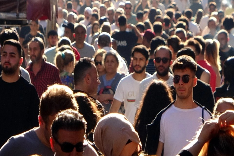 T&uuml;rkiye'nin 2021 yılında son n&uuml;fusu belli oldu. T&uuml;rkiye n&uuml;fusu, yıllar