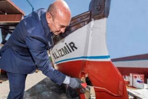 İzmir B&uuml;y&uuml;kşehir Belediye Başkanı Tun&ccedil; Soyer'in &ldquo;Başka Bir Tarım M&uuml;mk&uuml;n&rdquo;