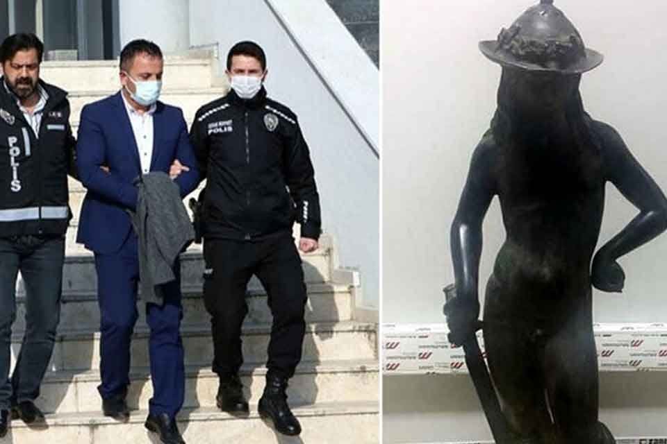 AYDIN merkezli 11 ildeki tarihi eser ka&ccedil;ak&ccedil;ılığı operasyonunda g&ouml;zaltına alınan