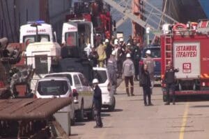 Tuzla&nbsp;Tersanesi'ndeki bir gemide yapılan &ccedil;alışma sırasında karbondioksit sızıntısı nedeniyle 4