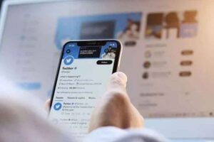 Twitter'ın yeni patronu Elon Musk'ın girişimiyle ücretli hale getirilen 'mavi