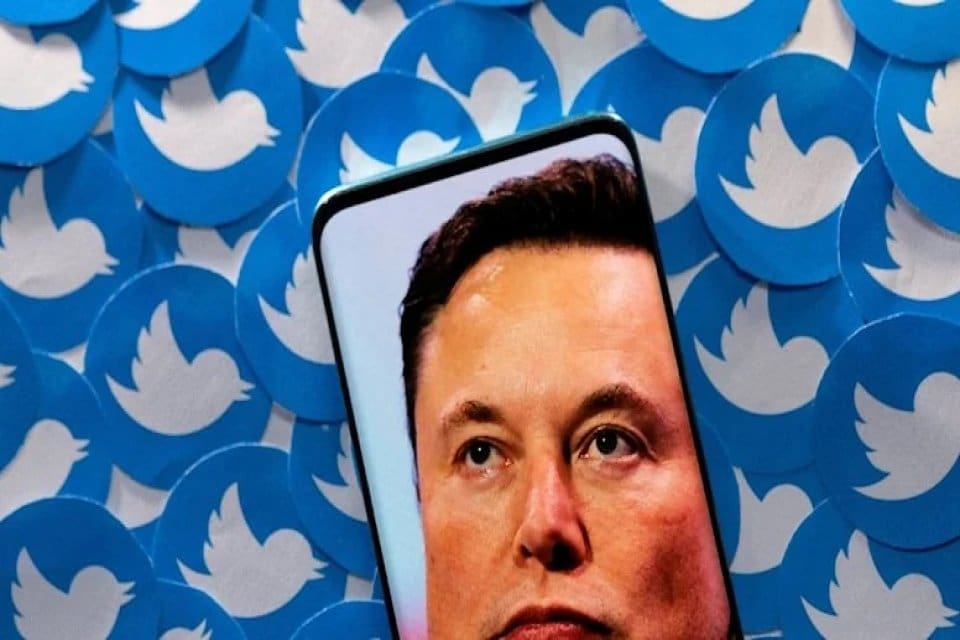 Elon Musk'ın y&ouml;netimindeki Twitter son g&uuml;nlerde uyguladığı sans&uuml;rlerle dikkat &ccedil;ekmeye