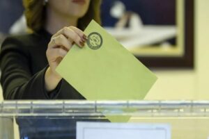 Ankara, İstanbul ve İzmir'den milletvekili olmak i&ccedil;in se&ccedil;ime giren bağımsız