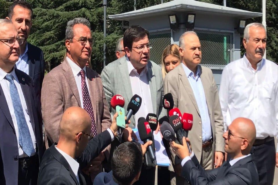 CHP, Zafer Partisi ve DEVA Partisi heyetleri, bug&uuml;n Ankara Adliyesi'ne
