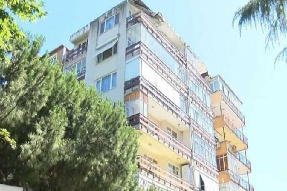 İstanbul Kartal&rsquo;da kentsel d&ouml;n&uuml;ş&uuml;m kapsamına alınan ancak hen&uuml;z boşaltılmayan 8