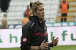 FIFA kokartlı hakem Melis &Ouml;z&ccedil;iğdem'in G&uuml;rcistan ile İrlanda arasında 27