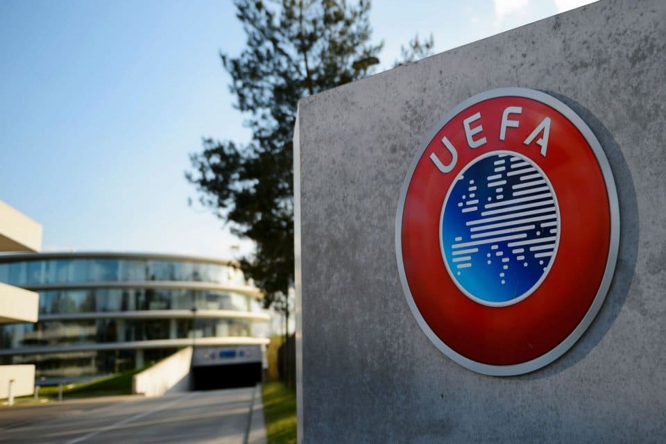 Fenerbah&ccedil;e Spor Kul&uuml;b&uuml;'nden yapılan a&ccedil;ıklamada, "Sebebi her ne olursa olsun