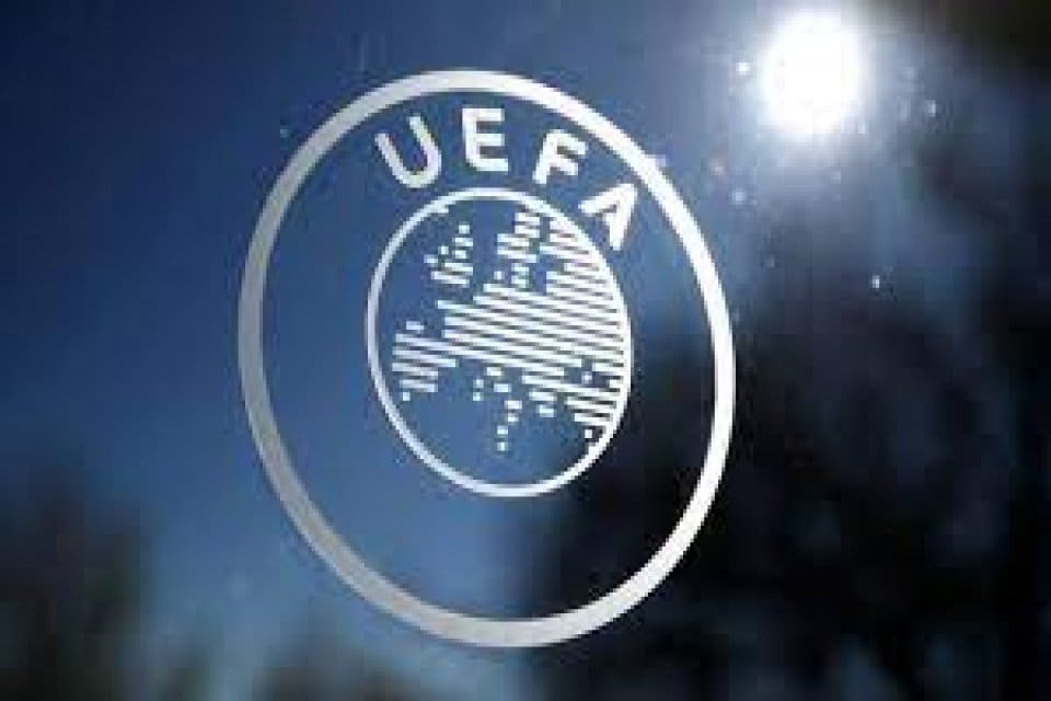 UEFA, Rusya kul&uuml;plerinin 2022-2023 sezonunda da Avrupa kupalarına katılmayacağını a&ccedil;ıkladı.