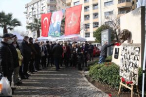 1993 yılında uğradığı suikast sonucu hayatını kaybeden gazeteci Uğur Mumcu,