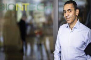 BioNTech&rsquo;in kurucu ortakları arasında yer alan Uğur Şahin, Omicron varyantına