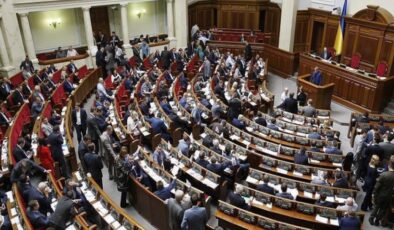 Ukrayna'da yasa tasarısı onaylandı: 'Rus yanlılara' yasak