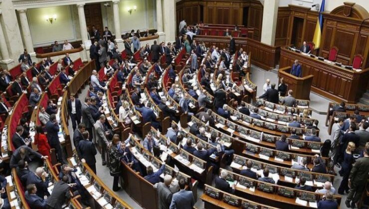Ukrayna'da yasa tasarısı onaylandı: 'Rus yanlılara' yasak