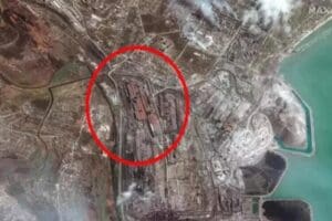 Ukrayna Ordusu Rus birliklerinin Azovstal fabrikasına saldırı başlattığını duyurdu. Rusya