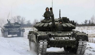 Ukrayna-Rusya krizi: Tahmini saat verip uyardılar, Rus tankları yaklaşıyor