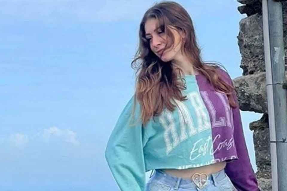 Kıbrıs'ta lise &ouml;ğrencisi Zehie Helin Reessur başına sert bir cisim
