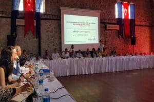 İzmir B&uuml;y&uuml;kşehir Belediye Başkanı Tun&ccedil; Soyer&rsquo;in &ldquo;eşit yurttaşlık&rdquo; ilkesi &ccedil;er&ccedil;evesinde
