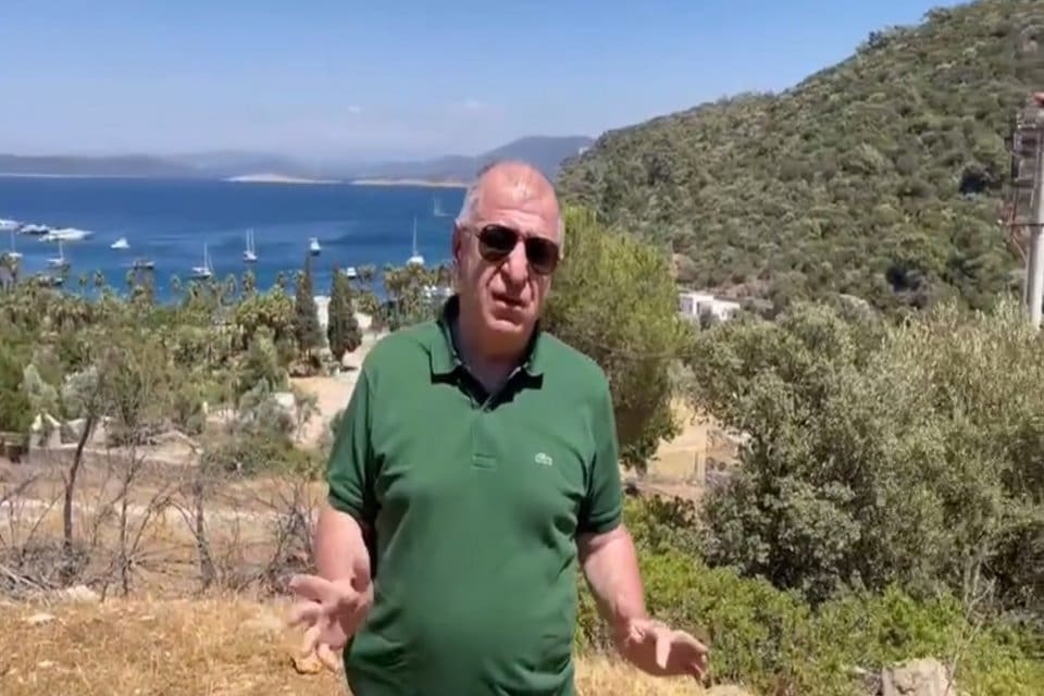 Zafer Partisi Genel Başkanı &Uuml;mit &Ouml;zdağ, Muğla'nın Bodrum İl&ccedil;esi'ndeki Cennet