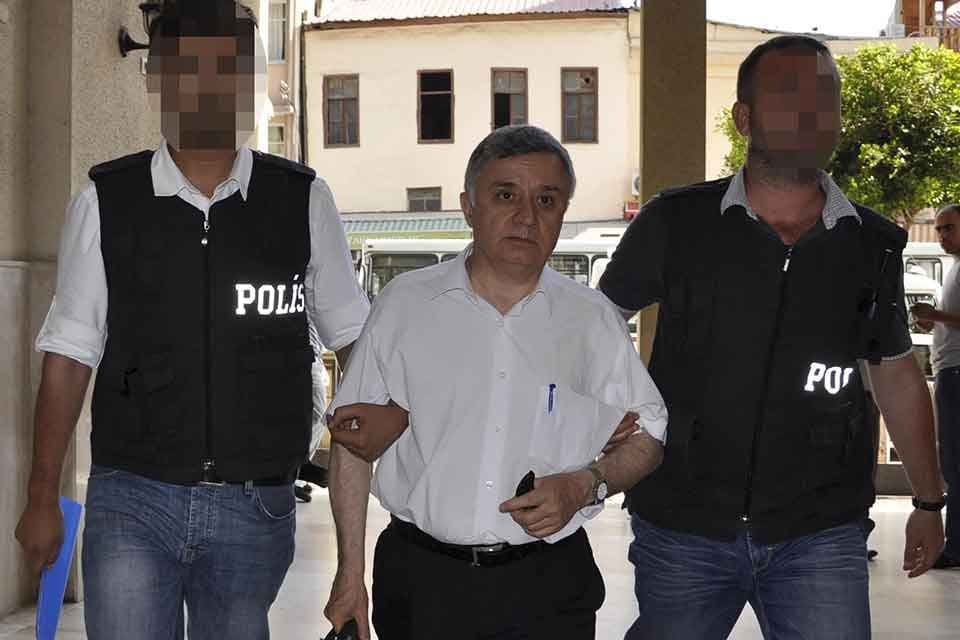 Adana'daki &Ccedil;ukurova &Uuml;niversitesi'nde 2004- 2012 yılları arasında g&ouml;rev yapan eski