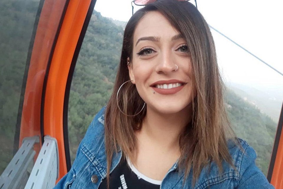 Denizli'nin Pamukkale ilçesinde üniversiteli Aleyna Yurtkölesi (22), yalnız yaşadığı apart