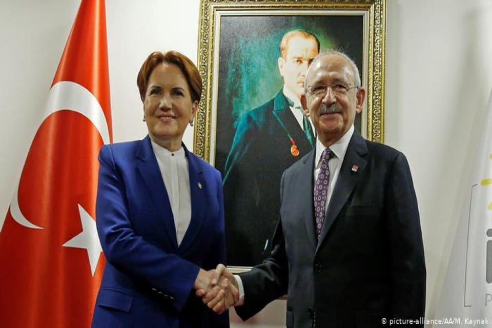 Kamuoyu araştırmacısı Dr. İbrahim Uslu, 2023 genel se&ccedil;imleri hakkında dikkat