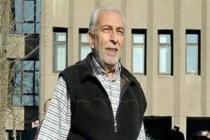 Usta gazeteci Emin &Ccedil;&ouml;laşan evde ge&ccedil;irdiği bir kaza sonucu k&uuml;rek