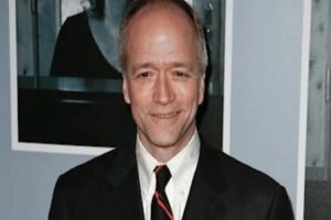 Oscar ve Tony adaylığı olan &uuml;nl&uuml; y&ouml;netmen Douglas McGrath 64