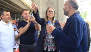 Cumhurbaşkanlığı seçimlerinin ikinci tura kalmasının ardından saha temaslarını sürdüren AK