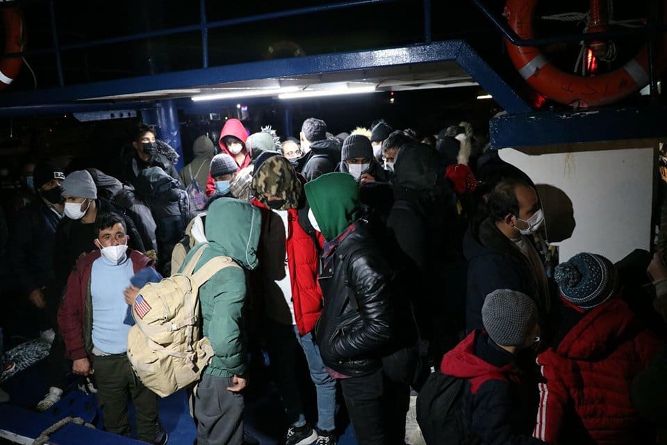 İzmir'in Urla il&ccedil;esi a&ccedil;ıklarında yasa dışı yollarla yurt dışına gitmeye
