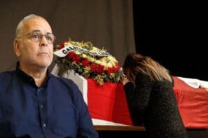 Usta oyuncu Rasim &Ouml;ztekin'in cenazesi aile yakınları tarafından hastane morgundan