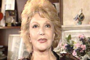 Oyuncu ve seslendirme sanat&ccedil;ısı Nedret G&uuml;ven&ccedil;, 90 yaşında hayatını kaybetti.